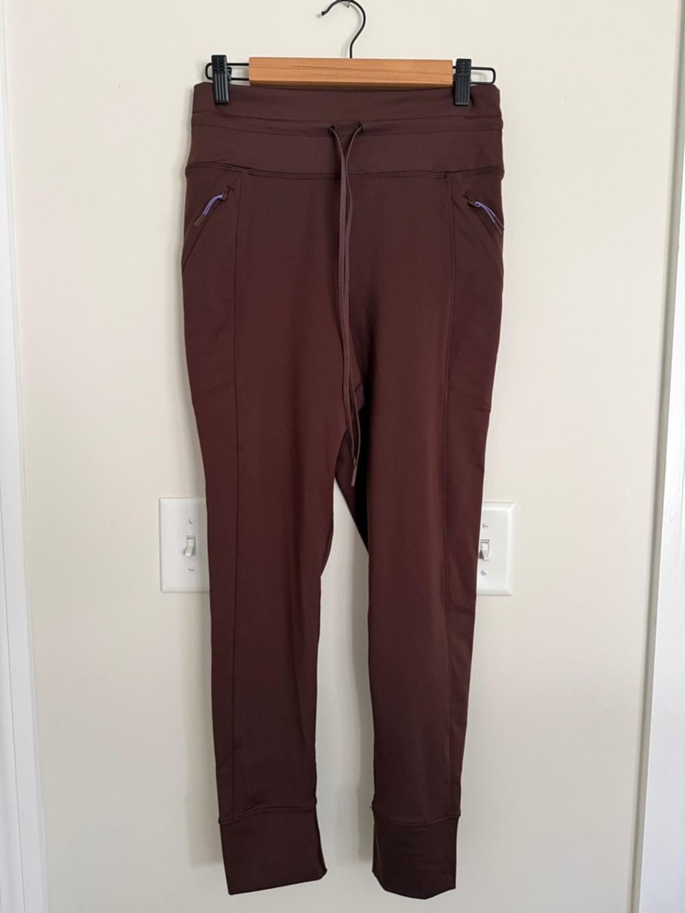 aerie Maroon/Burgundy Leggings with Zip Pockets